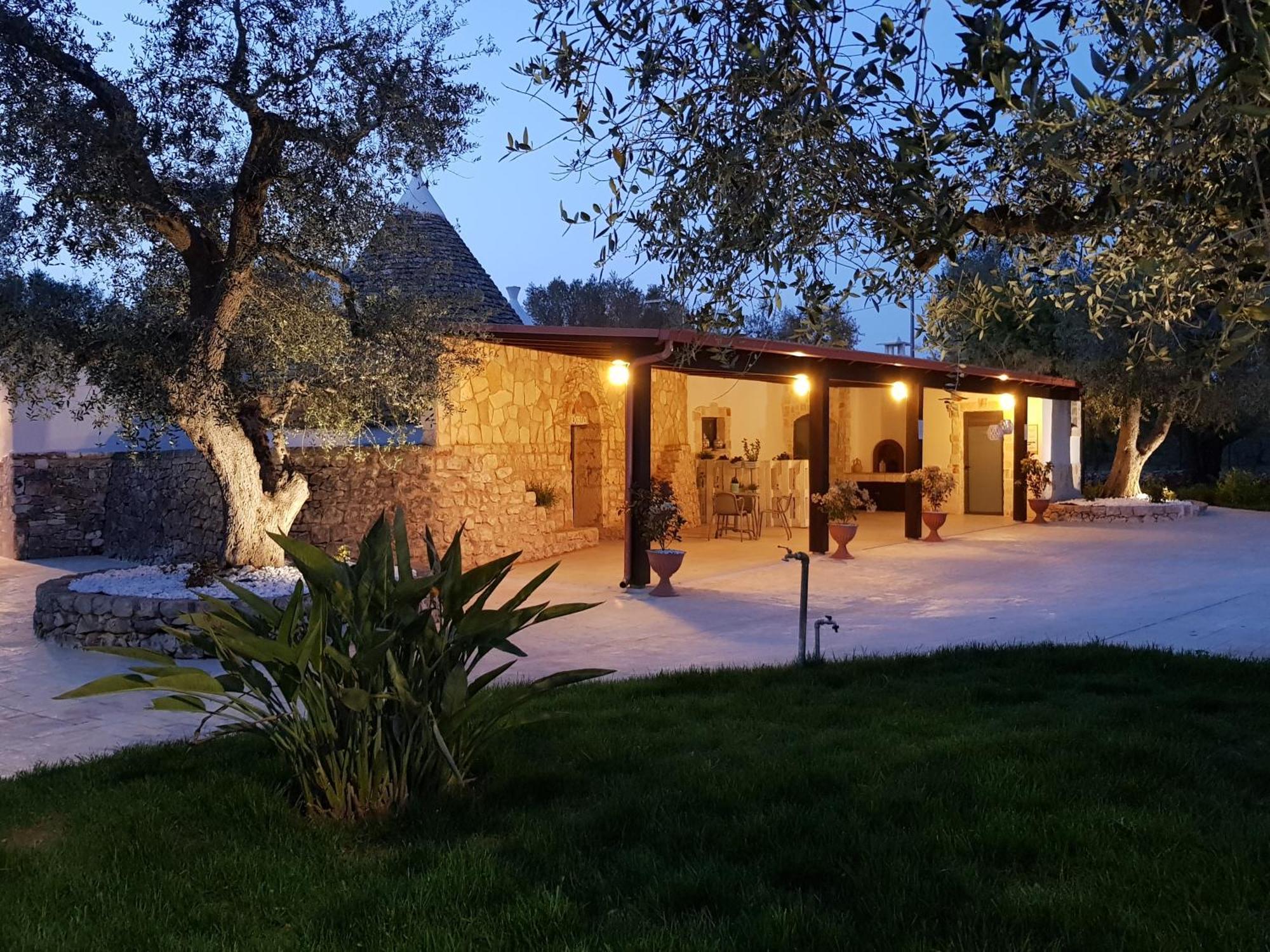 Trullo Degli Augelli Guest House San Michele Salentino Ngoại thất bức ảnh